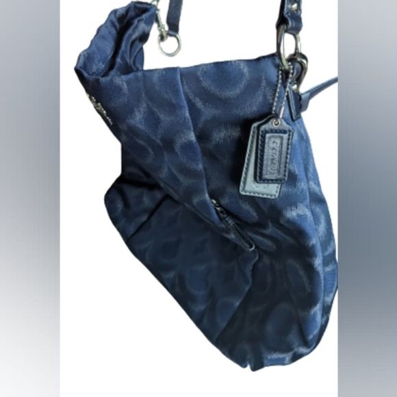 EUC Coach Isabelle purse navy fabrick with silver c design throughout Satin navy - Picture 2 of 12